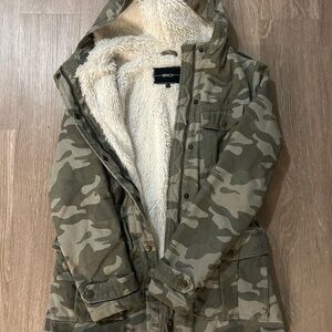 Camouflage Hooded Coat with Faux Fur Lining